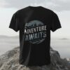3d-tshirt-mockup-on-rock-in-front-of-sea-background-0324 (57) black